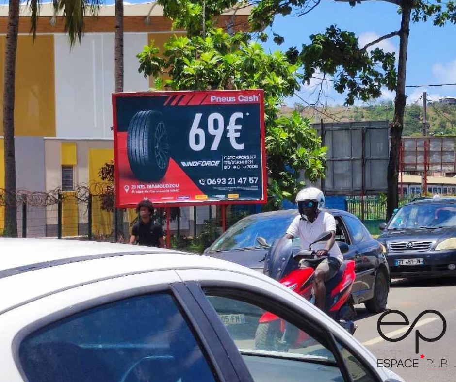 Totem et enseignes publicitaires